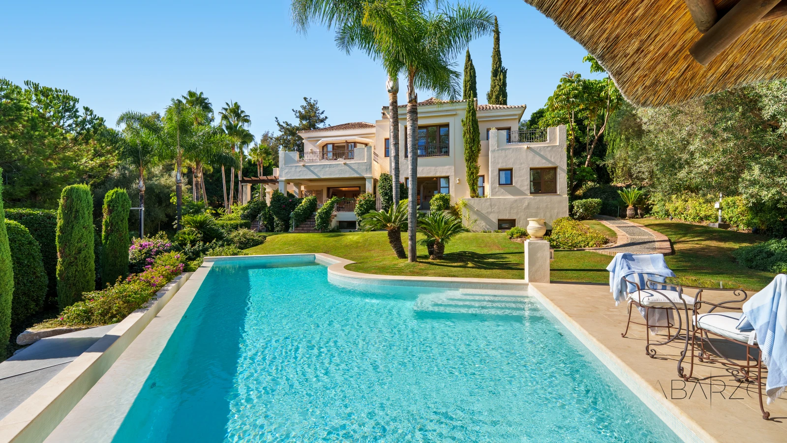 Outstanding Andalusian Villa in Marbella Golden Mile with Heated Pool and Panoramic Views — interior, Golden Mile, Marbella (3 of 50)