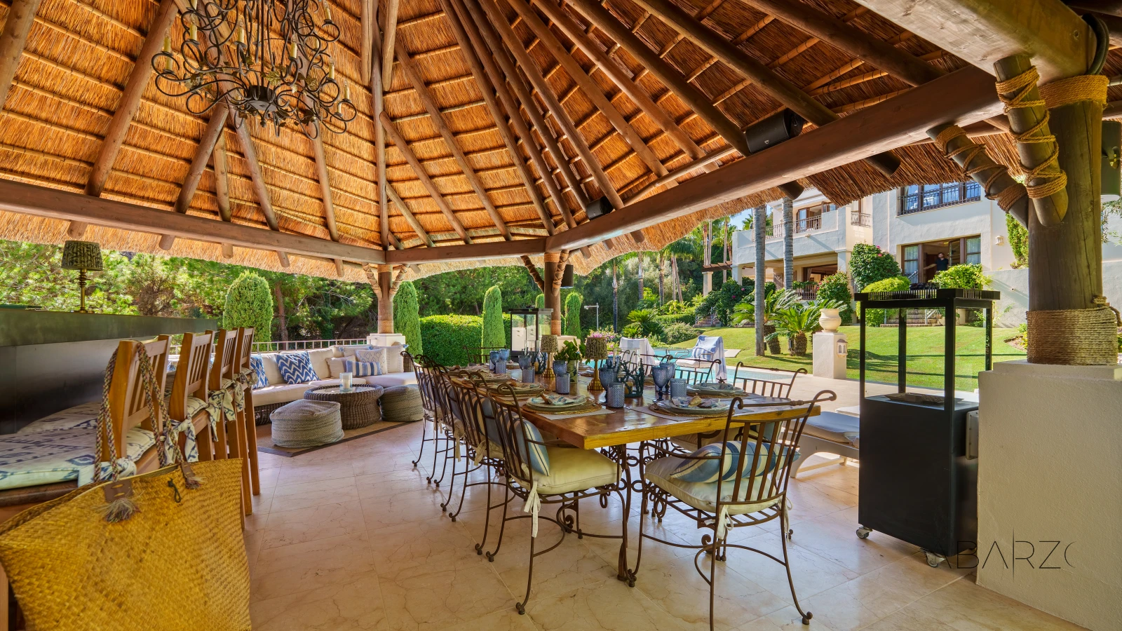 Outstanding Andalusian Villa in Marbella Golden Mile with Heated Pool and Panoramic Views — interior, Golden Mile, Marbella (29 of 50)