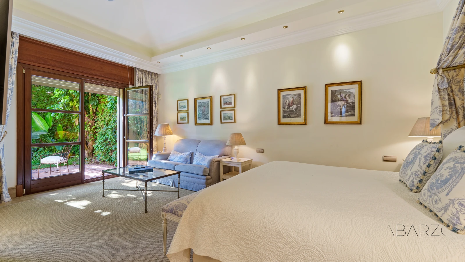 Outstanding Andalusian Villa in Marbella Golden Mile with Heated Pool and Panoramic Views — interior, Golden Mile, Marbella (18 of 50)