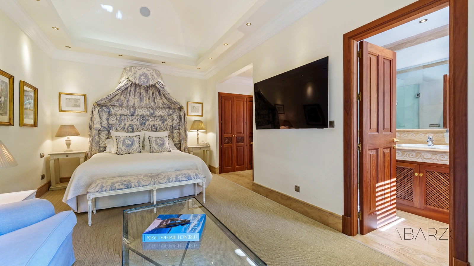 Outstanding Andalusian Villa in Marbella Golden Mile with Heated Pool and Panoramic Views — interior, Golden Mile, Marbella (17 of 50)