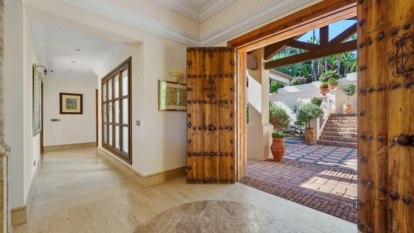 Outstanding Andalusian Villa in Marbella Golden Mile with Heated Pool and Panoramic Views — interior, Golden Mile, Marbella (15 of 50)