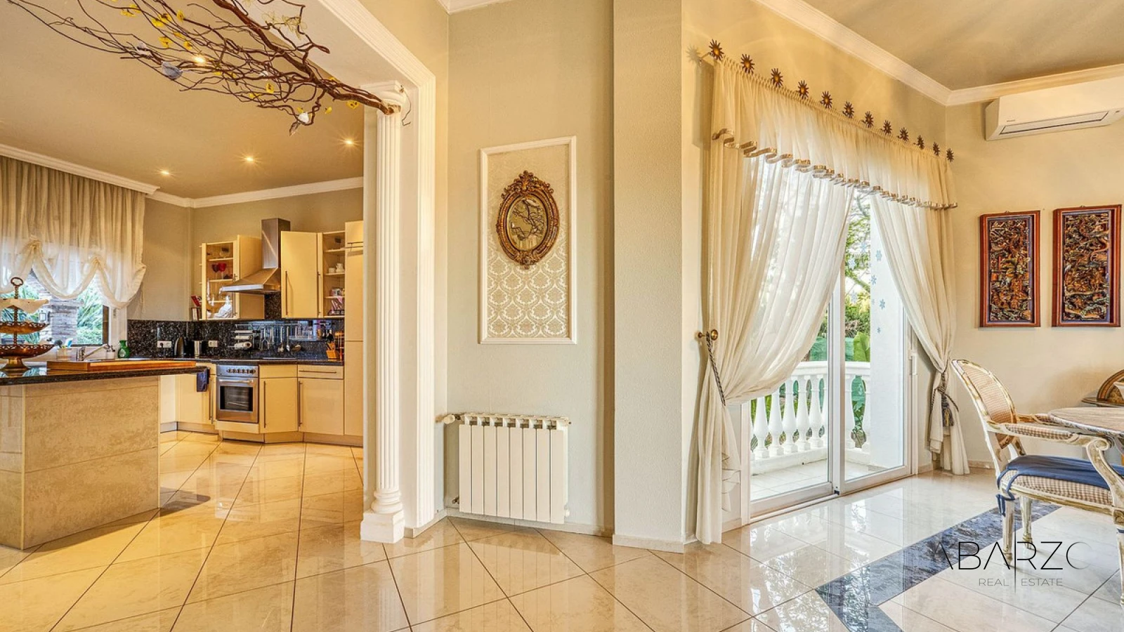 Villa configurada como cuatro apartamentos independientes en Hacienda Las Chapas, Marbella Este — interior, Marbella East, Marbella (4 of 46)