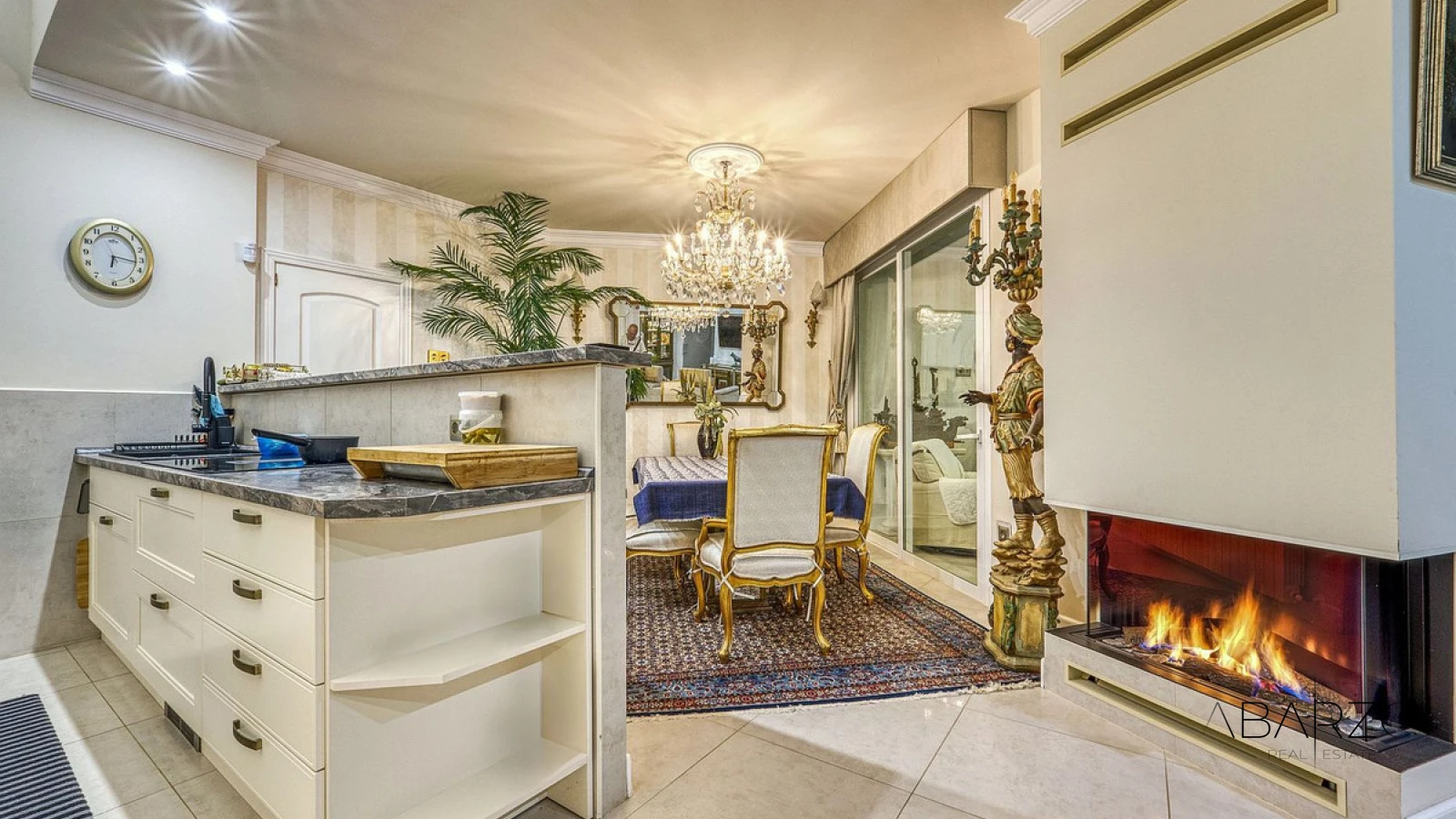 Villa configurada como cuatro apartamentos independientes en Hacienda Las Chapas, Marbella Este — interior, Marbella East, Marbella (13 of 46)