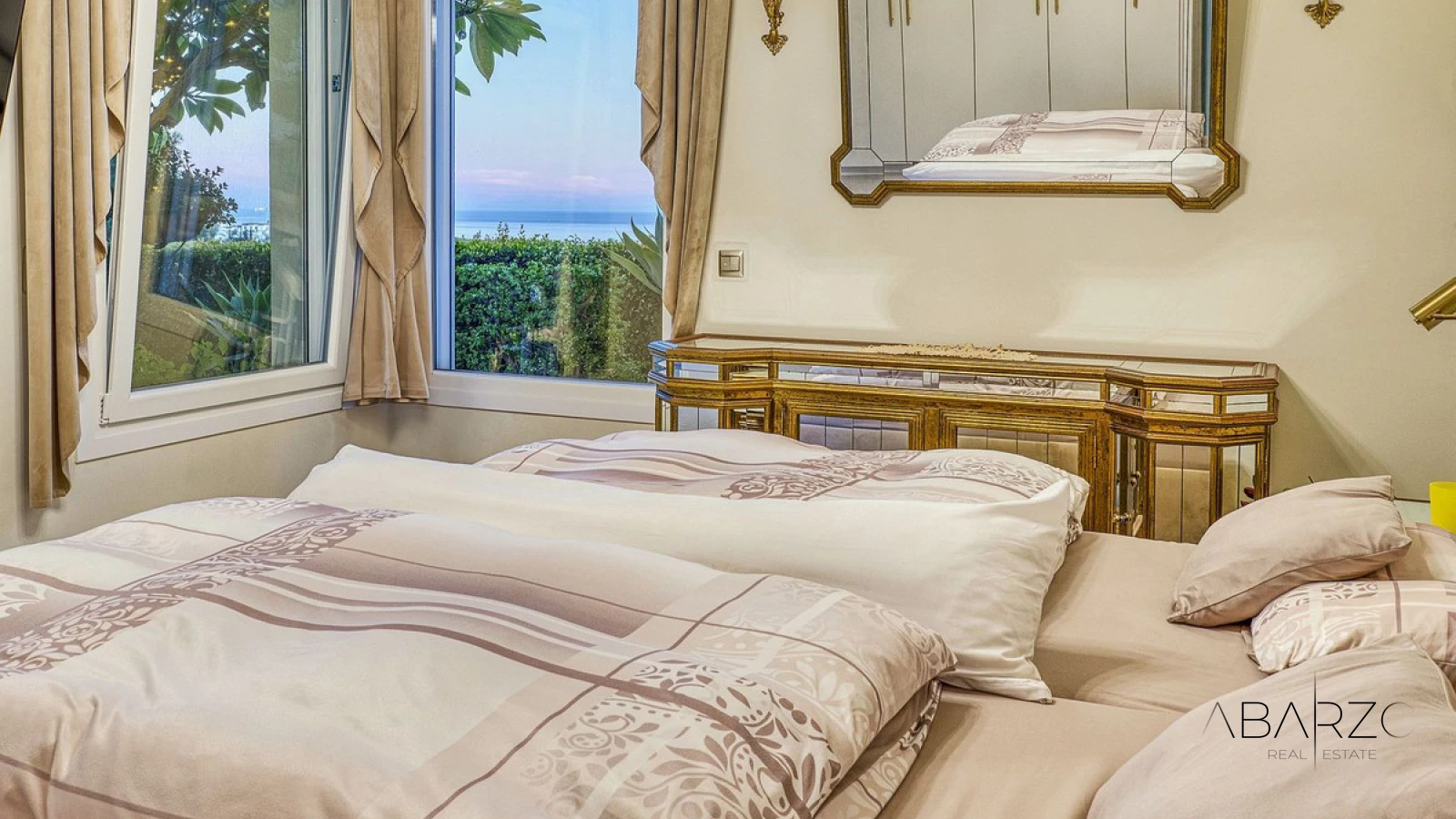 Villa configurada como cuatro apartamentos independientes en Hacienda Las Chapas, Marbella Este — interior, Marbella East, Marbella (8 of 46)