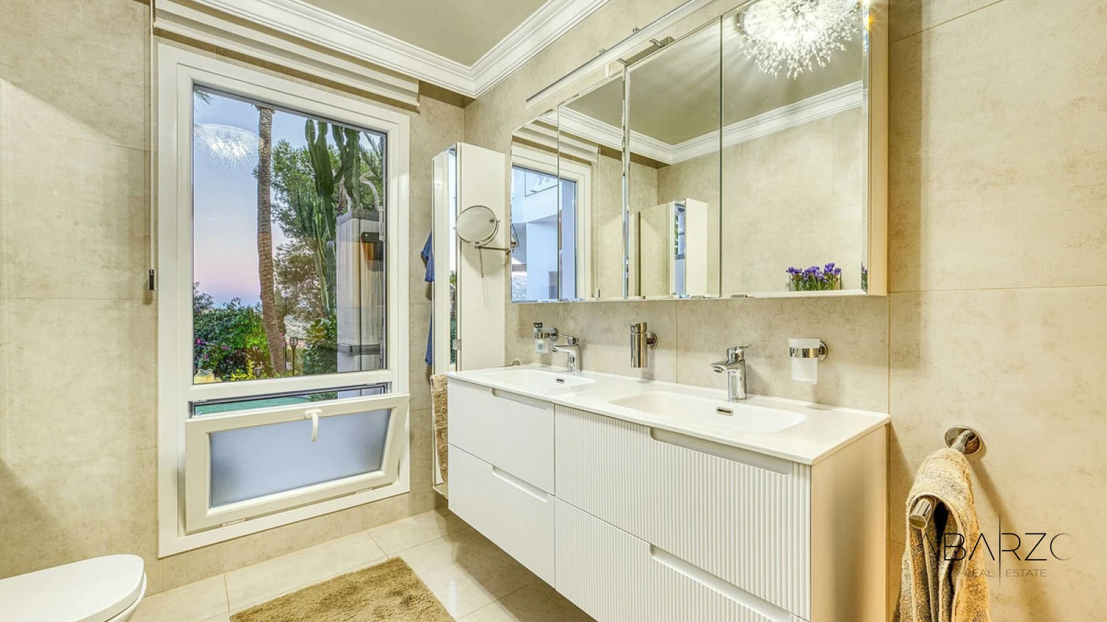 Villa configurada como cuatro apartamentos independientes en Hacienda Las Chapas, Marbella Este — interior, Marbella East, Marbella (9 of 46)