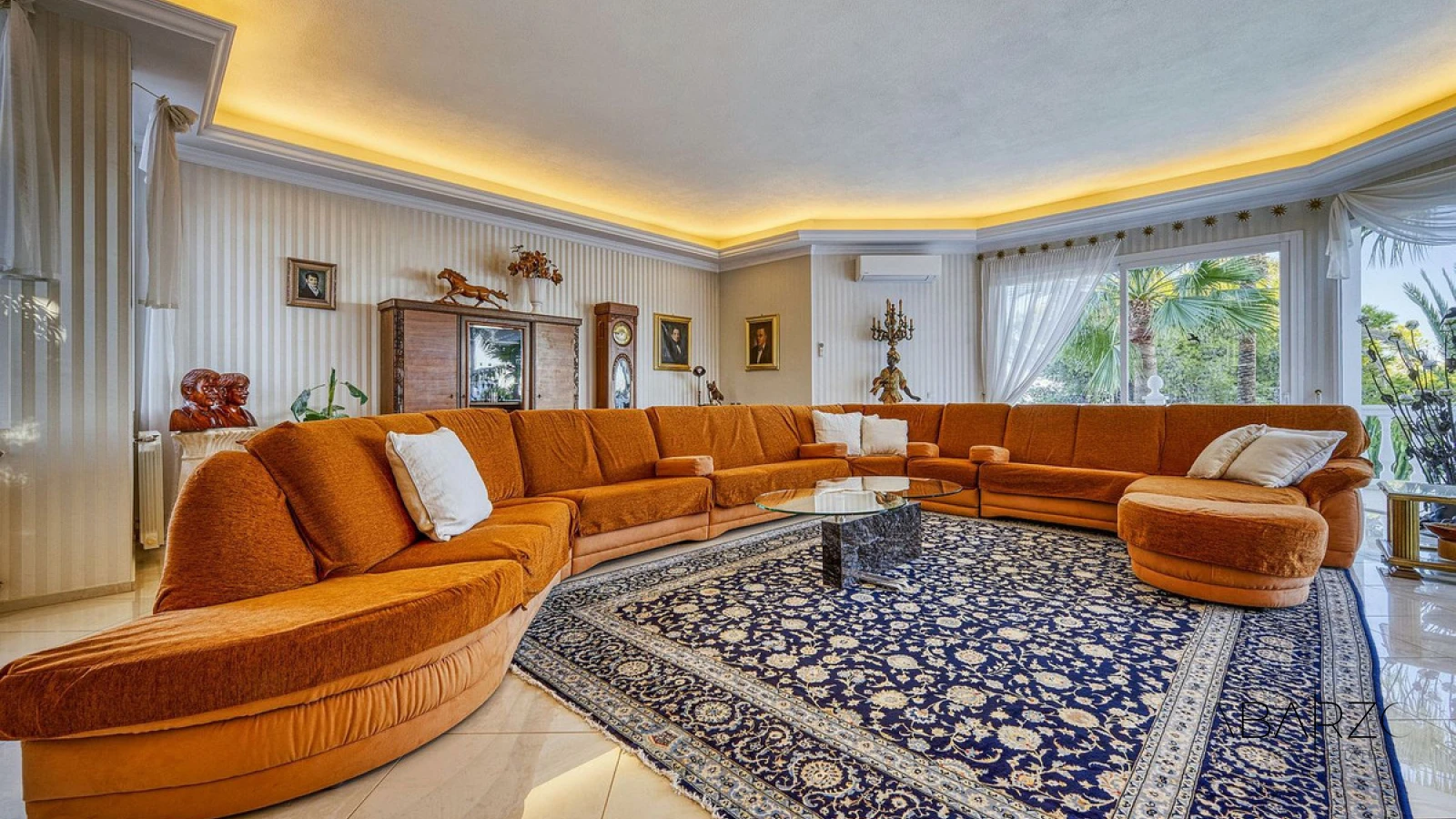 Villa configurada como cuatro apartamentos independientes en Hacienda Las Chapas, Marbella Este — interior, Marbella East, Marbella (45 of 46)