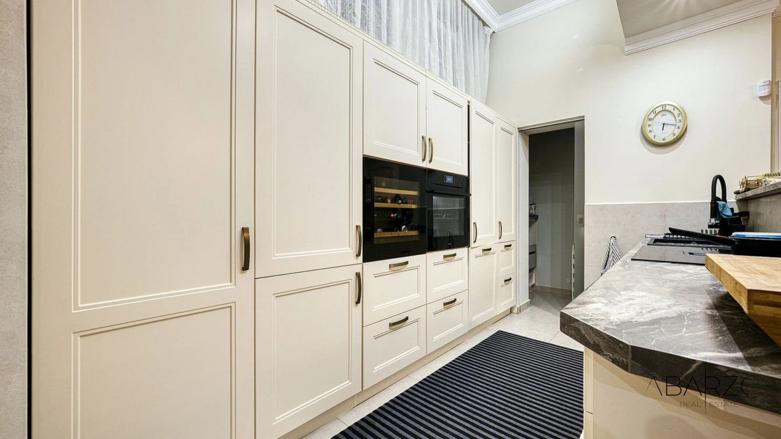 Villa configurada como cuatro apartamentos independientes en Hacienda Las Chapas, Marbella Este — interior, Marbella East, Marbella (15 of 46)