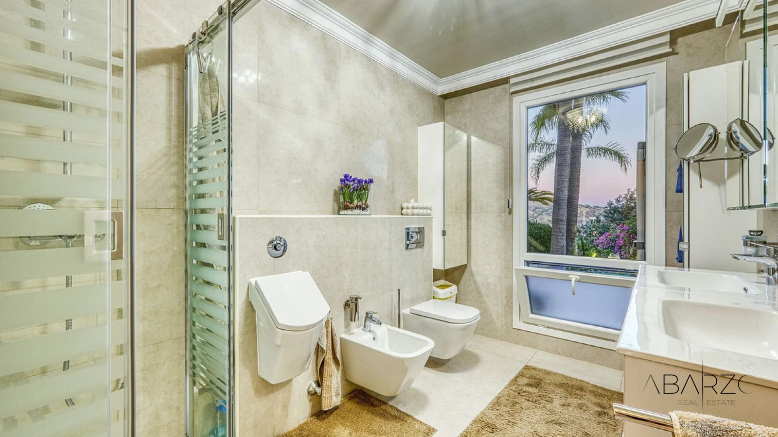Villa configurada como cuatro apartamentos independientes en Hacienda Las Chapas, Marbella Este — interior, Marbella East, Marbella (11 of 46)