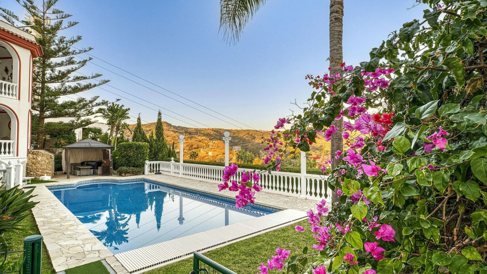 Villa configurada como cuatro apartamentos independientes en Hacienda Las Chapas, Marbella Este — interior, Marbella East, Marbella (36 of 46)