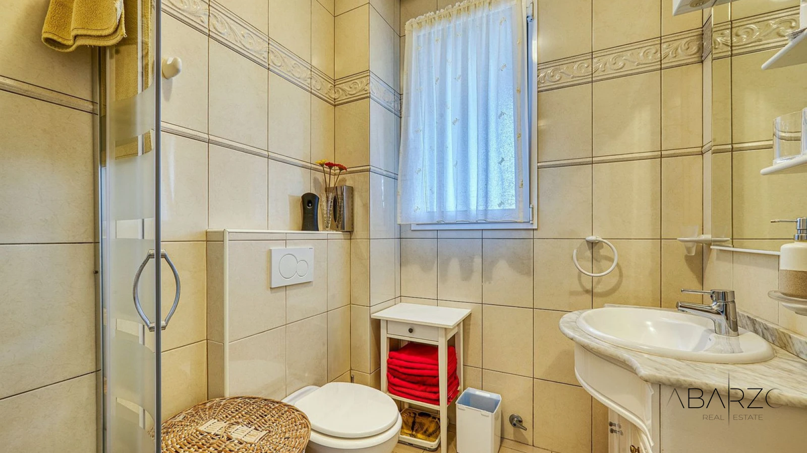 Villa configurada como cuatro apartamentos independientes en Hacienda Las Chapas, Marbella Este — interior, Marbella East, Marbella (27 of 46)