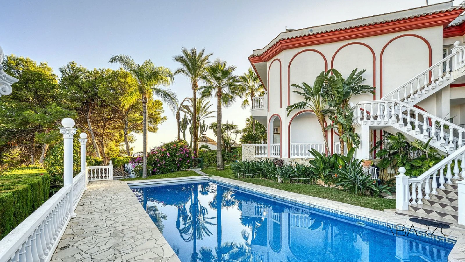 Villa configurada como cuatro apartamentos independientes en Hacienda Las Chapas, Marbella Este — interior, Marbella East, Marbella (37 of 46)