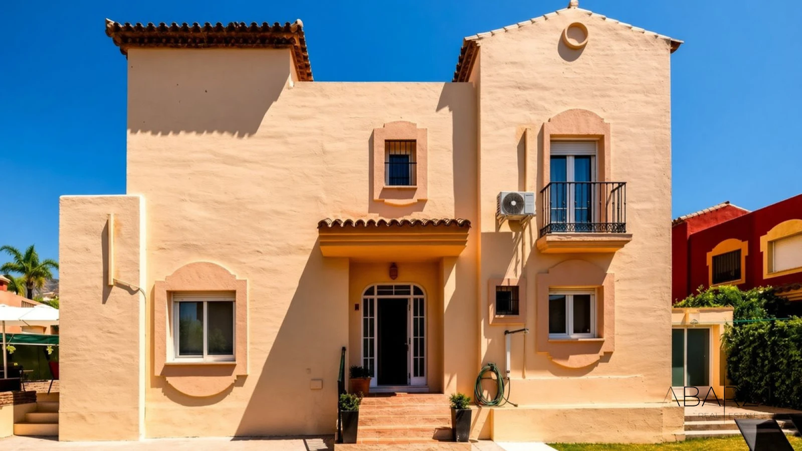 Pareado orientado al sur con piscina privada en Bello Horizonte, Marbella — luxury property for sale in Marbella Centro, Marbella