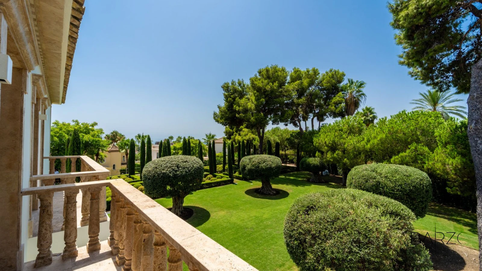 Ten-Bedroom Villa with 25 m Pool and Spa on a Double Plot in Sierra Blanca, Marbella — interior, Golden Mile, Marbella (35 of 41)