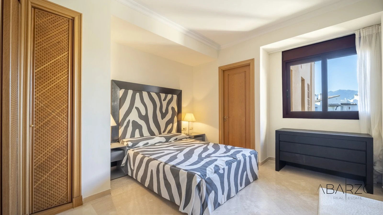 Penthouse with 220 m² Terrace and Private Pool in Costalita, New Golden Mile, Estepona — interior, New Golden Mile, Estepona (21 of 31)
