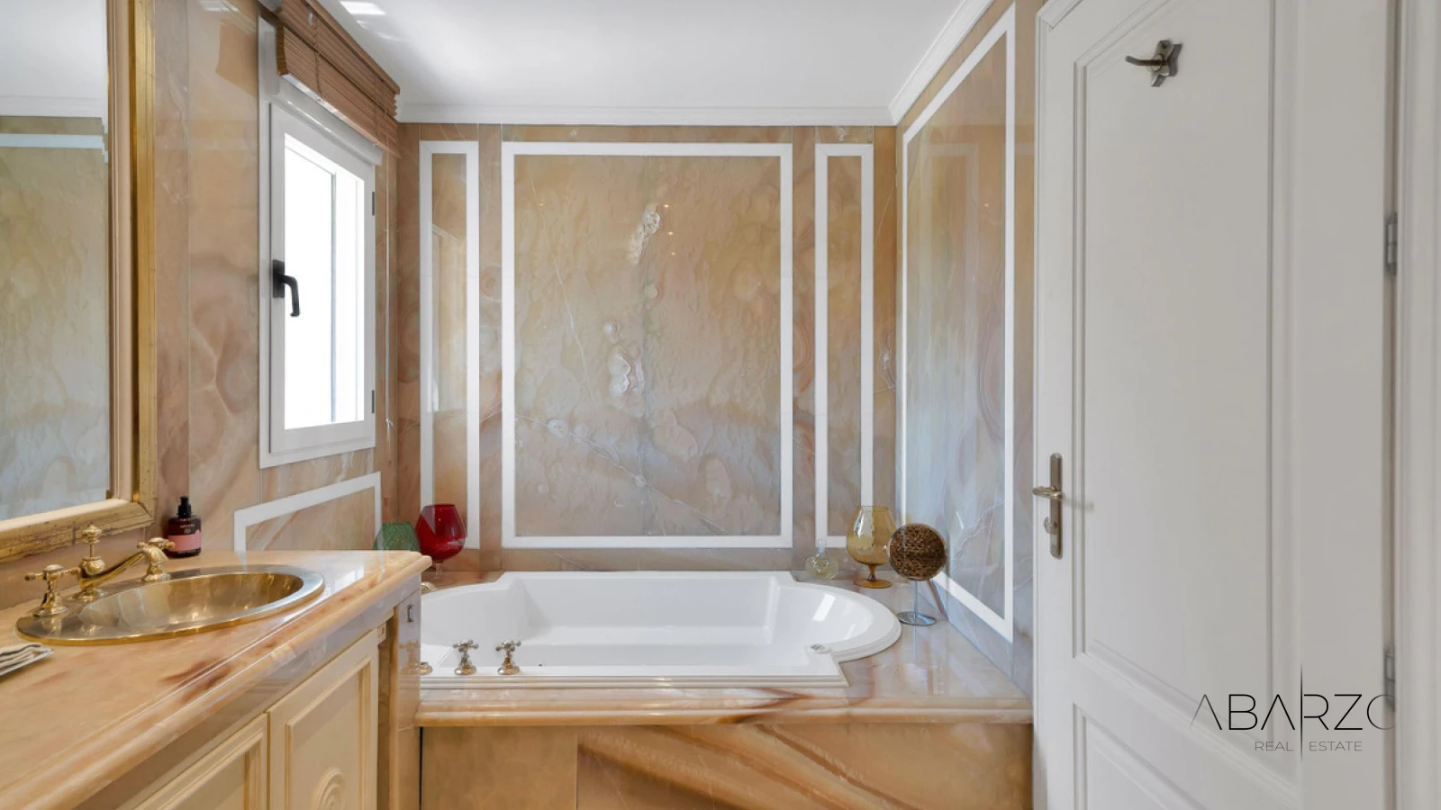 Ground-Floor Apartment with Covered Terraces in Lomas de Sierra Blanca, Marbella — interior, Golden Mile, Marbella (42 of 49)