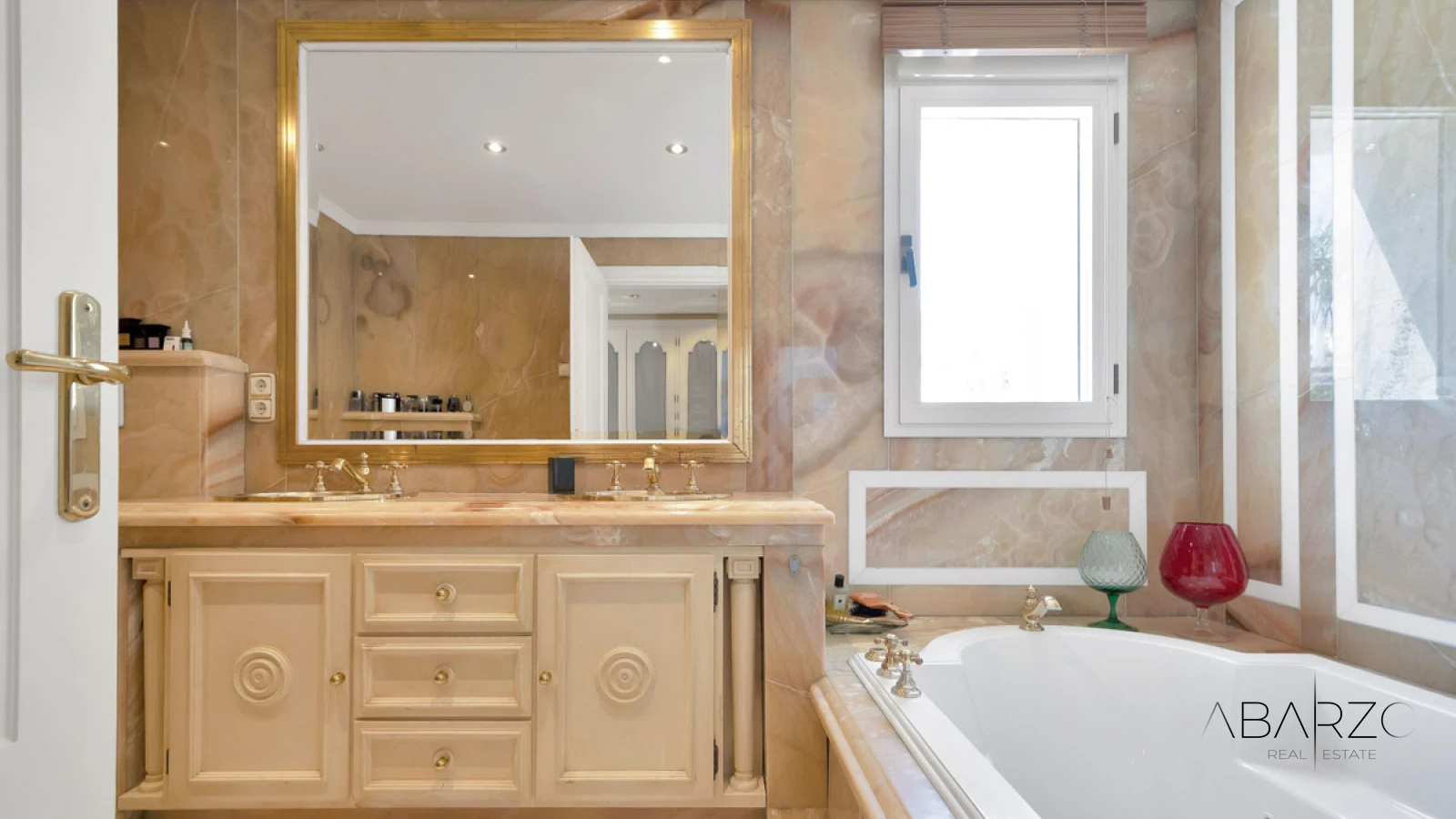 Ground-Floor Apartment with Covered Terraces in Lomas de Sierra Blanca, Marbella — interior, Golden Mile, Marbella (41 of 49)