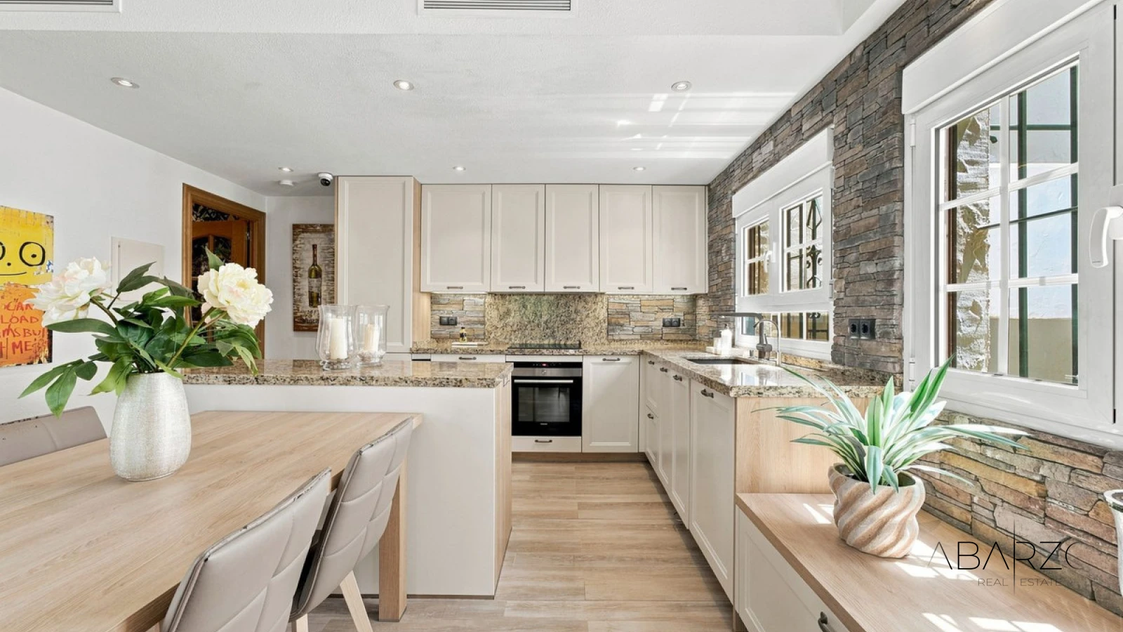Apartamento reformado con terraza al oeste en Aldea Blanca, Nueva Andalucía, Marbella — interior, Nueva Andalucía, Marbella (3 of 25)