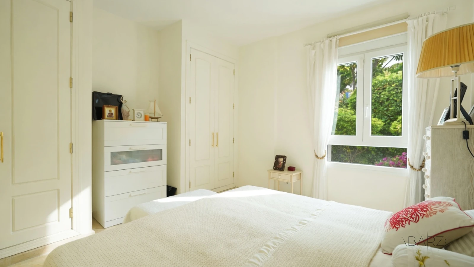 Ground floor apartment in Los Monteros, Marbella with beach access and private garden — interior, Marbella East, Marbella (37 of 54)