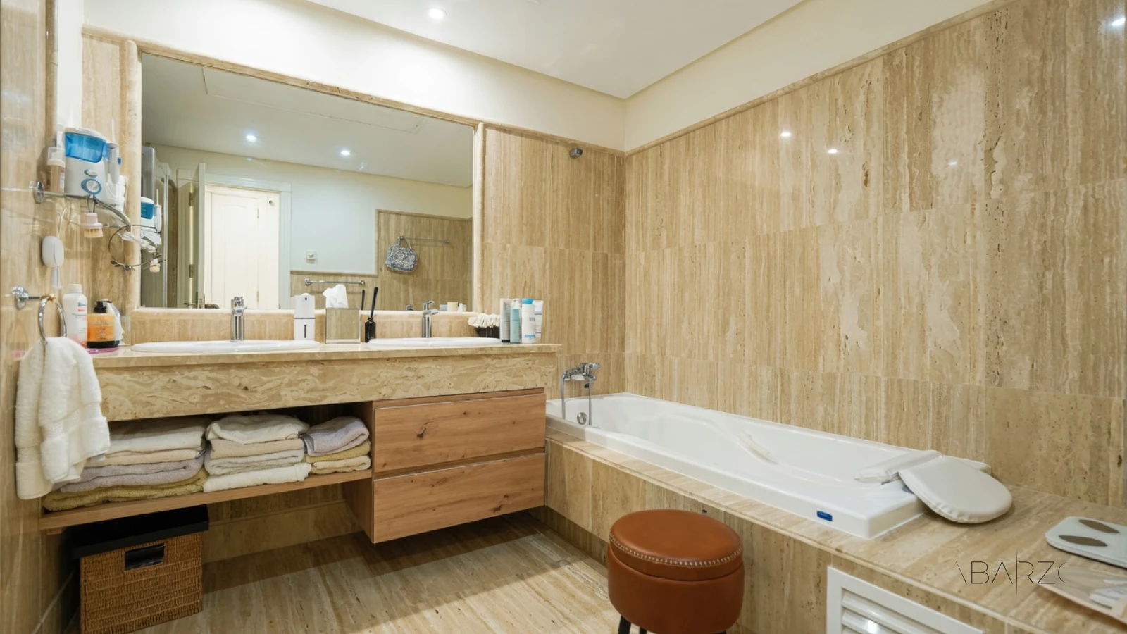 Ground floor apartment in Los Monteros, Marbella with beach access and private garden — interior, Marbella East, Marbella (36 of 54)