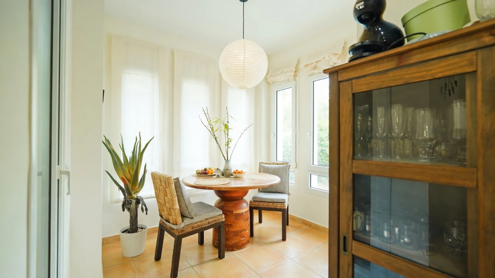 Ground floor apartment in Los Monteros, Marbella with beach access and private garden — interior, Marbella East, Marbella (9 of 54)