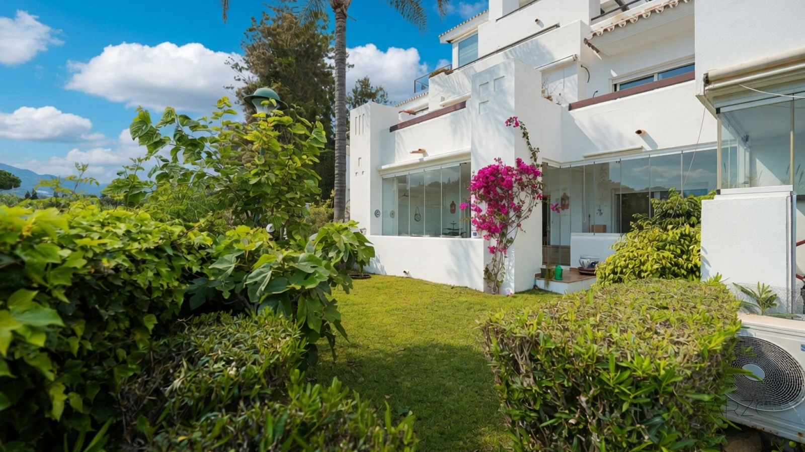 Ground floor apartment in Los Monteros, Marbella with beach access and private garden — interior, Marbella East, Marbella (35 of 54)
