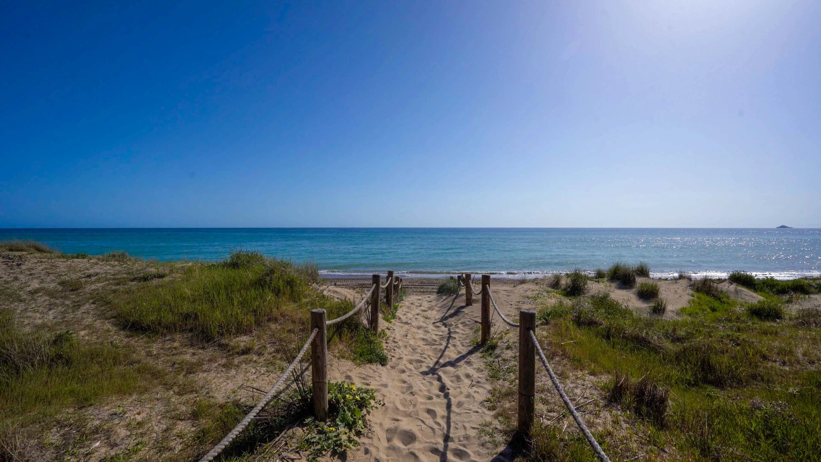 Ground floor apartment in Los Monteros, Marbella with beach access and private garden — interior, Marbella East, Marbella (54 of 54)