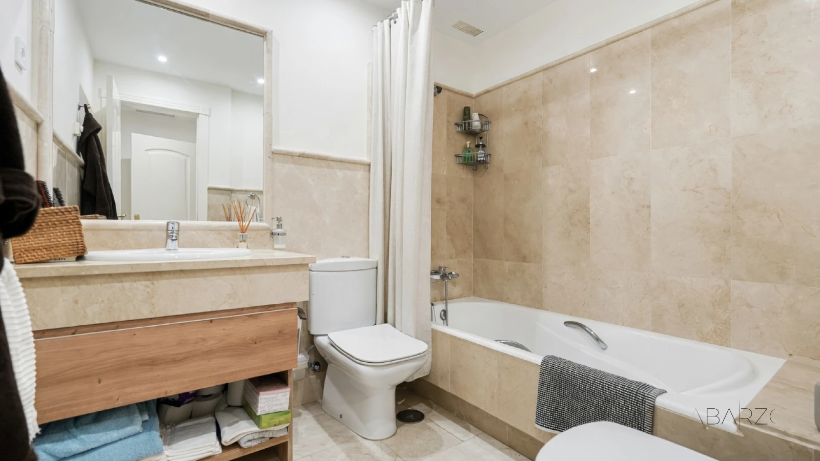 Ground floor apartment in Los Monteros, Marbella with beach access and private garden — interior, Marbella East, Marbella (32 of 54)