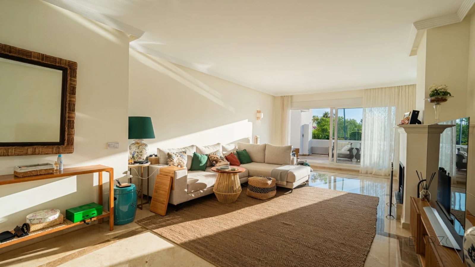 Ground floor apartment in Los Monteros, Marbella with beach access and private garden — interior, Marbella East, Marbella (27 of 54)