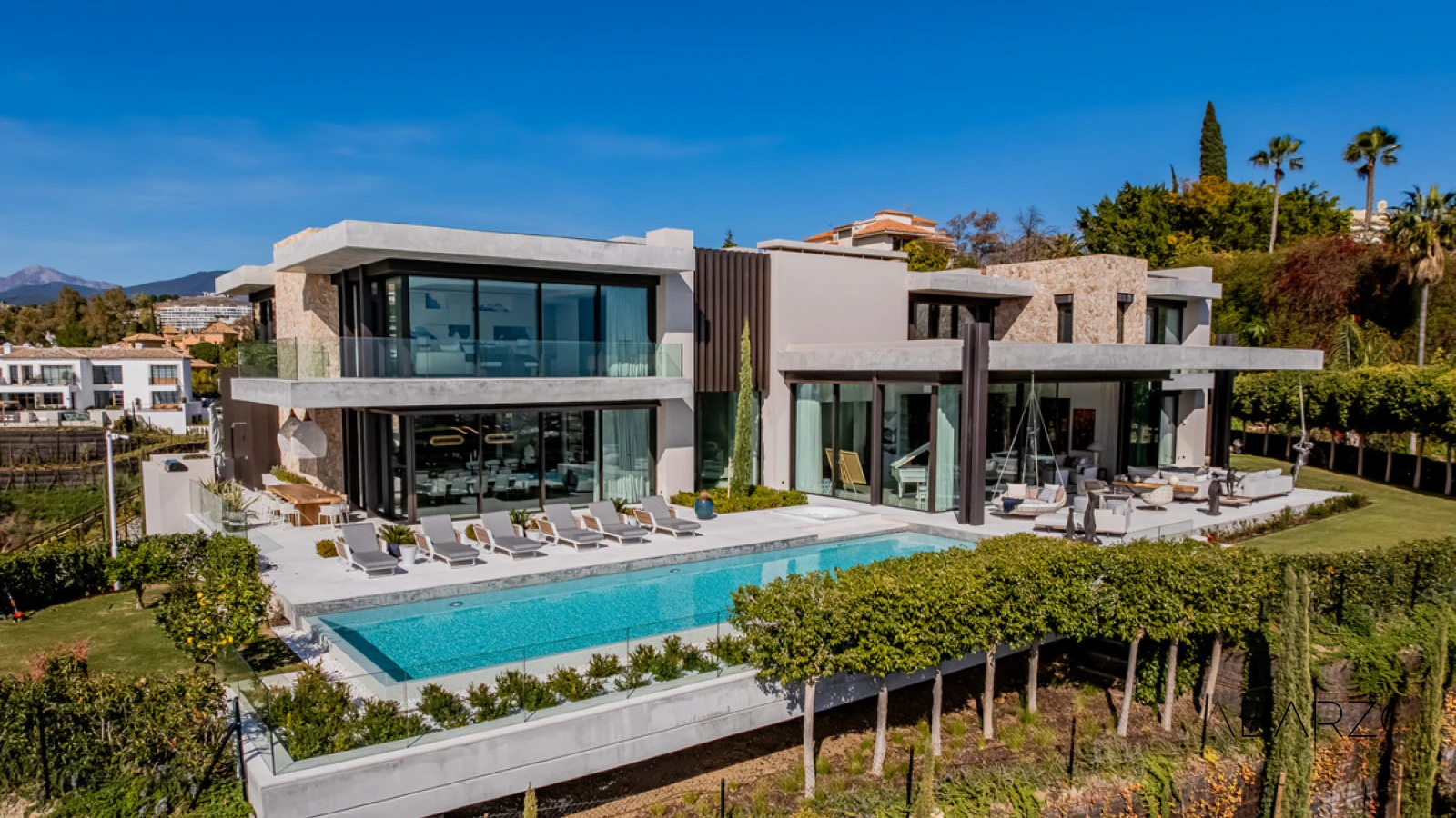 Eight-Bedroom Villa with Helipad and Panoramic Sea Views in La Quinta, Benahavís — interior, La Quinta, Benahavís (3 of 49)