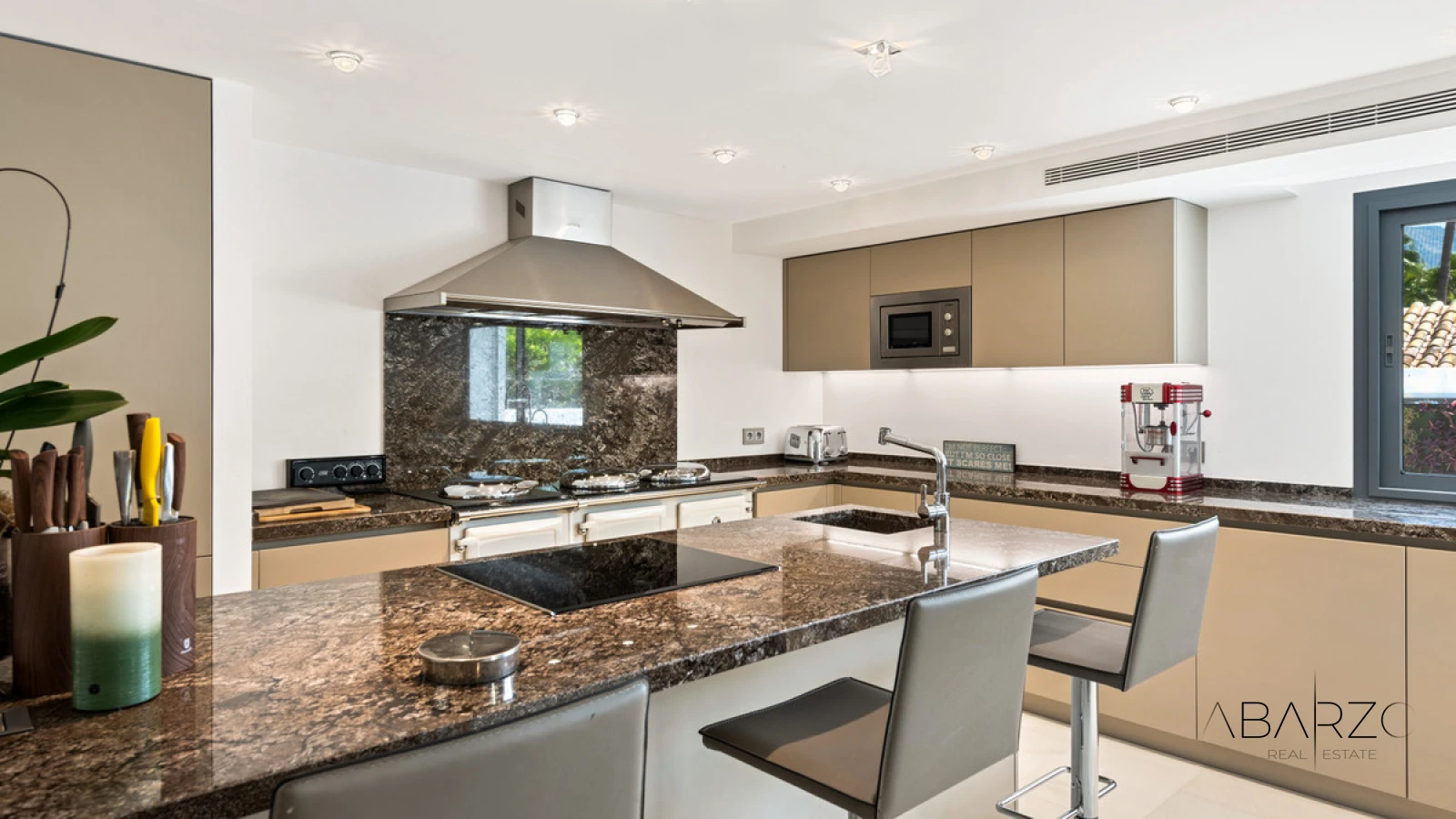 Villa with Direct Access to Los Naranjos Golf in La Cerquilla, Nueva Andalucía, Marbella — interior, Nueva Andalucía, Marbella (9 of 25)