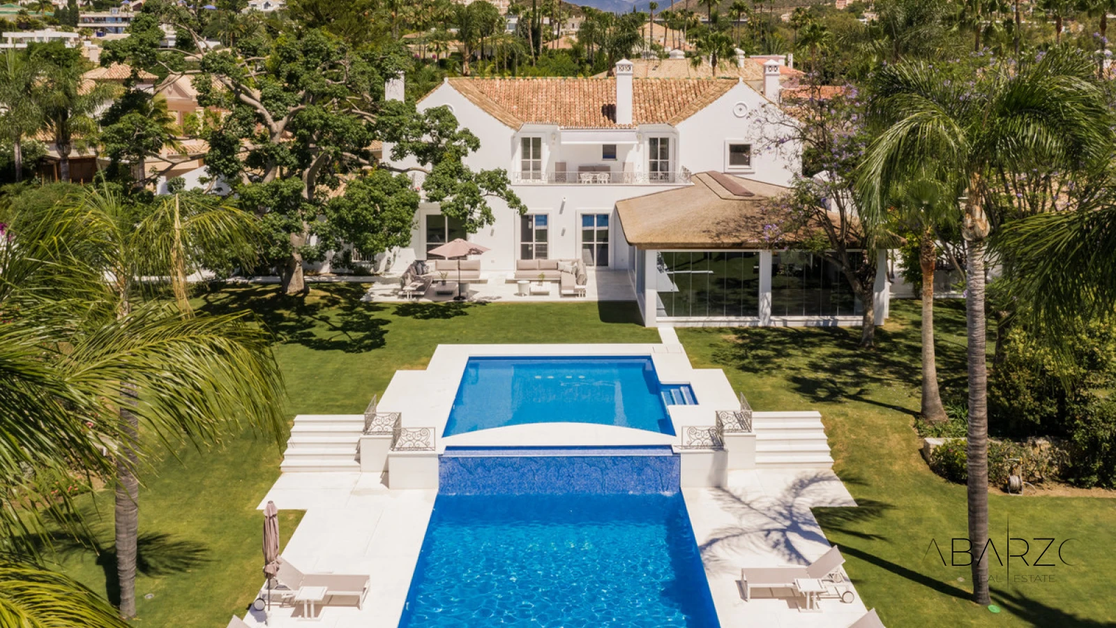 Villa with Direct Access to Los Naranjos Golf in La Cerquilla, Nueva Andalucía, Marbella — luxury property for sale in Nueva Andalucía, Marbella