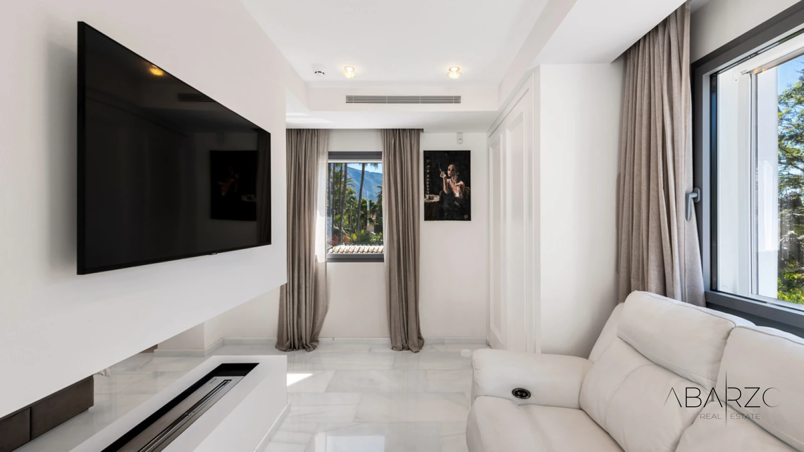 Villa with Direct Access to Los Naranjos Golf in La Cerquilla, Nueva Andalucía, Marbella — interior, Nueva Andalucía, Marbella (12 of 25)