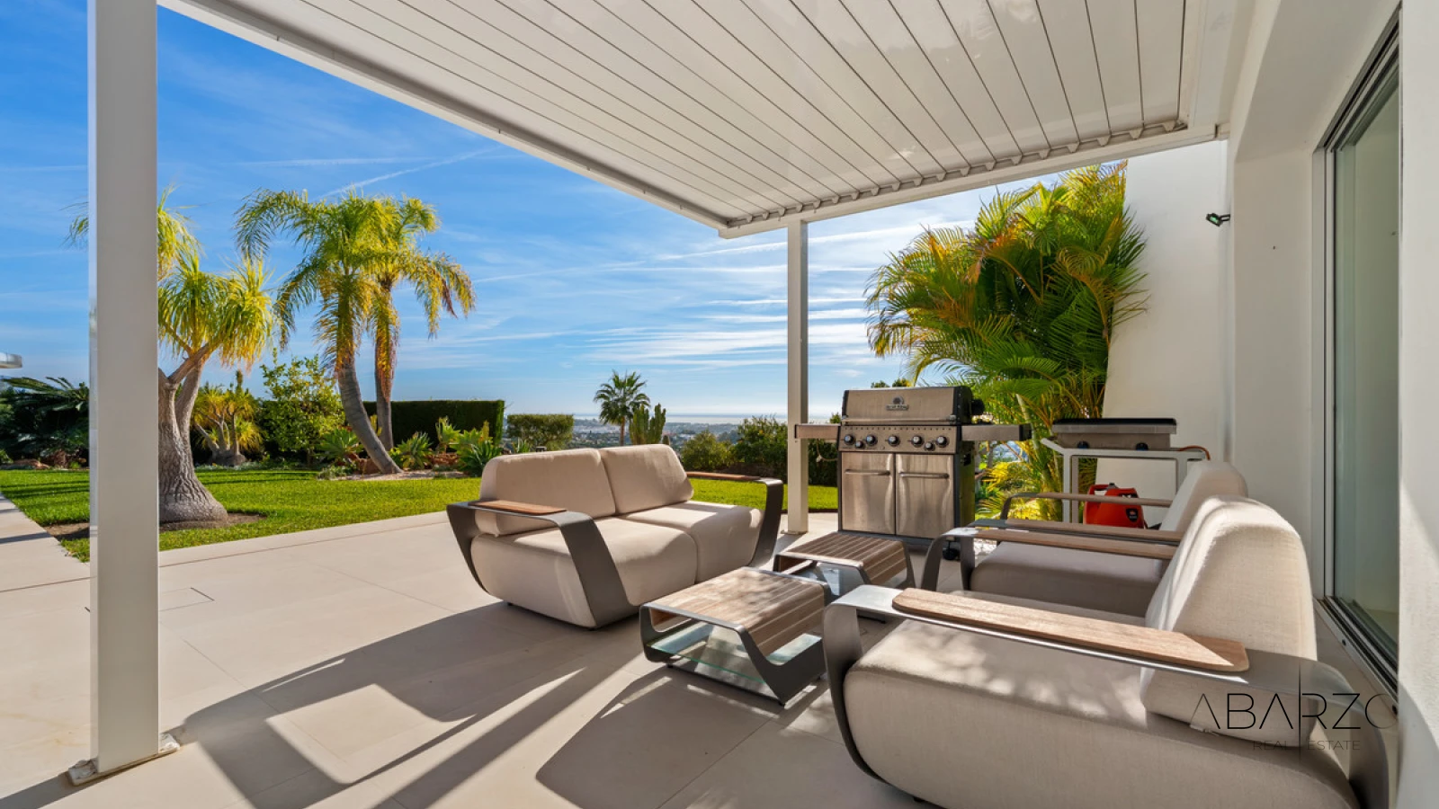 Nine-Bedroom Villa with Guest House on a 7,100 m² Plot in Puerto del Almendro, Benahavís — interior, Los Arqueros, Benahavís (15 of 49)