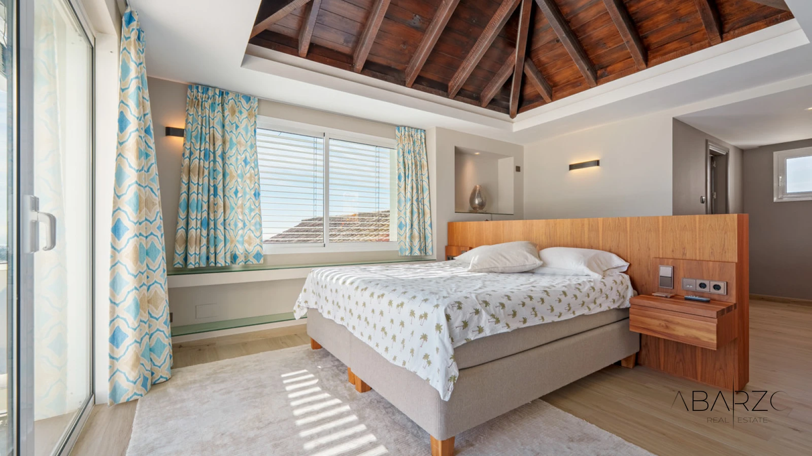 Nine-Bedroom Villa with Guest House on a 7,100 m² Plot in Puerto del Almendro, Benahavís — interior, Los Arqueros, Benahavís (30 of 49)