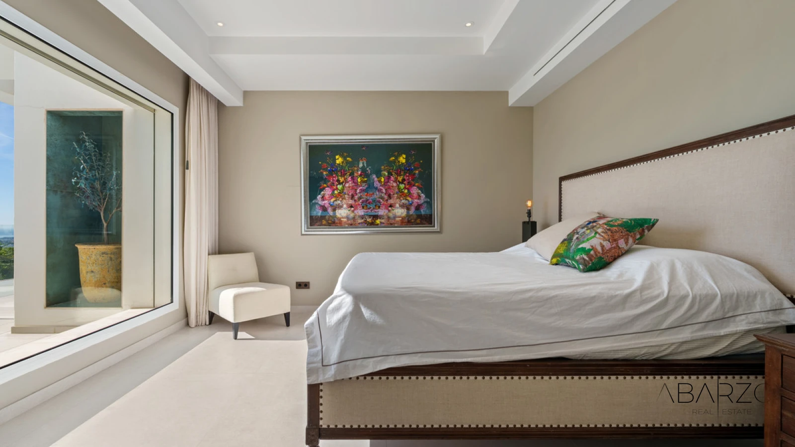 Nine-Bedroom Villa with Guest House on a 7,100 m² Plot in Puerto del Almendro, Benahavís — interior, Los Arqueros, Benahavís (36 of 49)