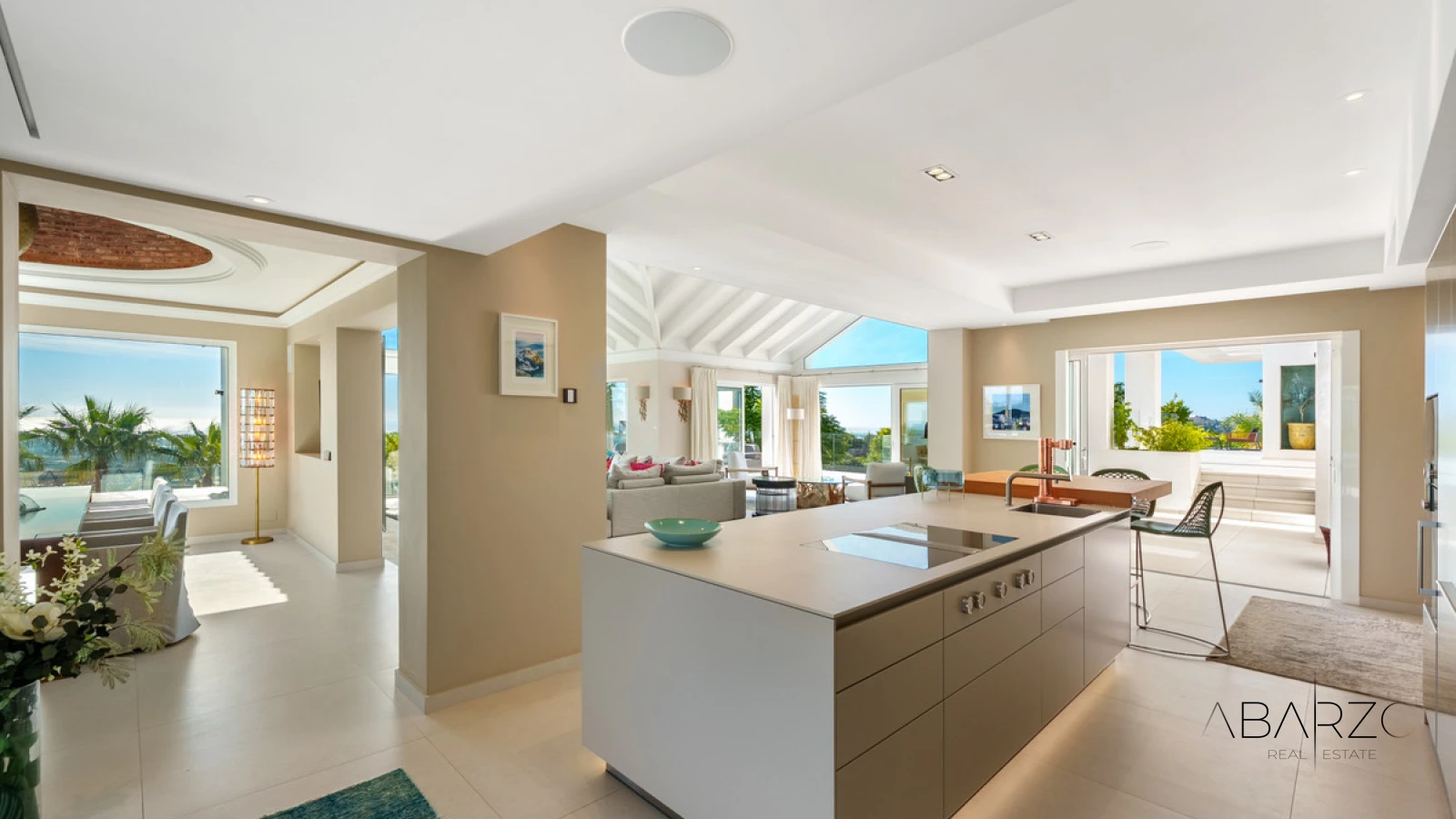 Nine-Bedroom Villa with Guest House on a 7,100 m² Plot in Puerto del Almendro, Benahavís — interior, Los Arqueros, Benahavís (12 of 49)