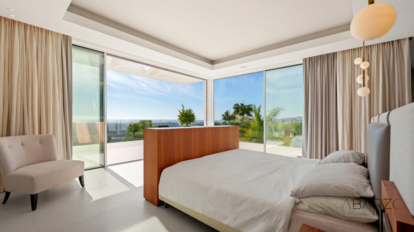 Nine-Bedroom Villa with Guest House on a 7,100 m² Plot in Puerto del Almendro, Benahavís — interior, Los Arqueros, Benahavís (21 of 49)