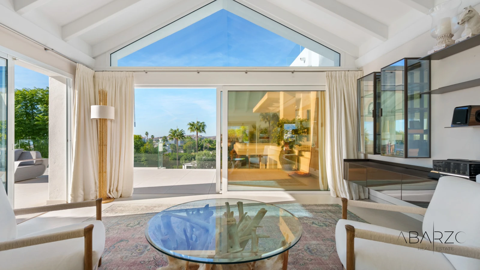 Nine-Bedroom Villa with Guest House on a 7,100 m² Plot in Puerto del Almendro, Benahavís — interior, Los Arqueros, Benahavís (5 of 49)