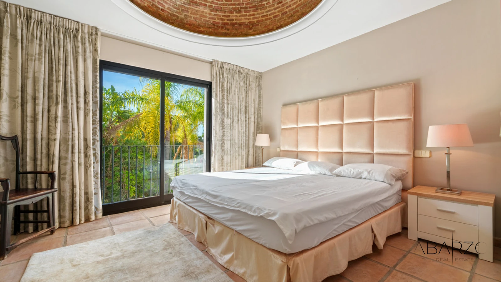 Nine-Bedroom Villa with Guest House on a 7,100 m² Plot in Puerto del Almendro, Benahavís — interior, Los Arqueros, Benahavís (38 of 49)