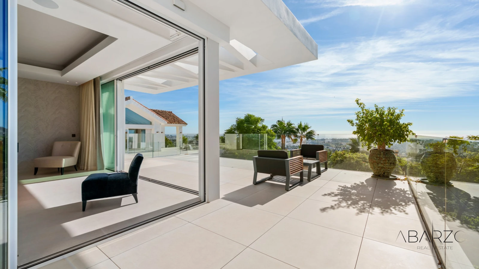 Nine-Bedroom Villa with Guest House on a 7,100 m² Plot in Puerto del Almendro, Benahavís — interior, Los Arqueros, Benahavís (22 of 49)
