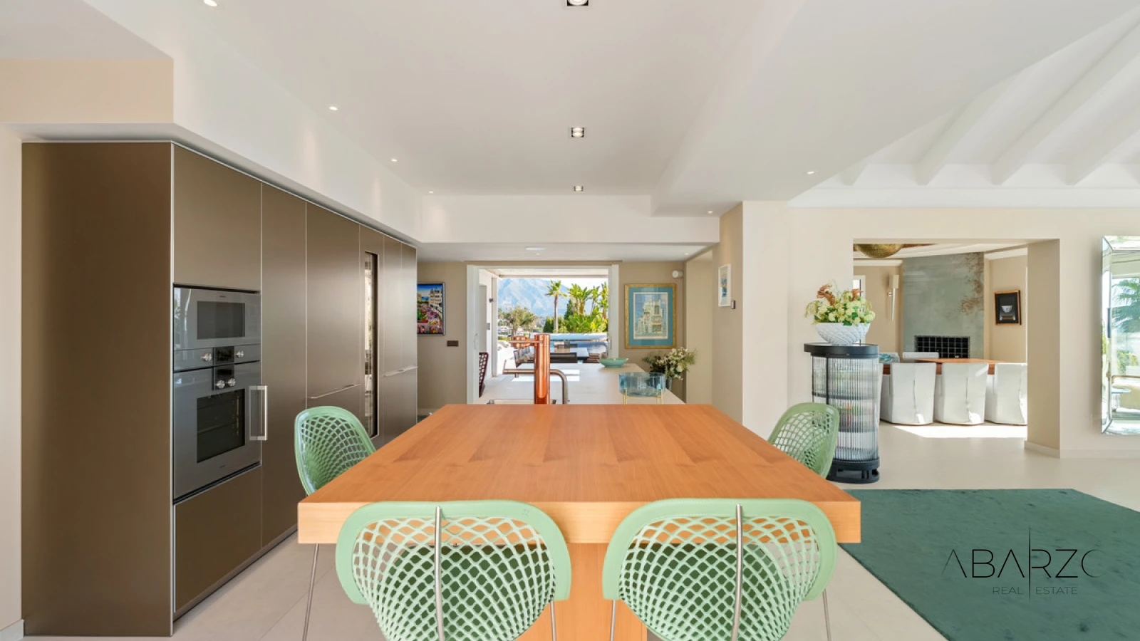 Nine-Bedroom Villa with Guest House on a 7,100 m² Plot in Puerto del Almendro, Benahavís — interior, Los Arqueros, Benahavís (11 of 49)