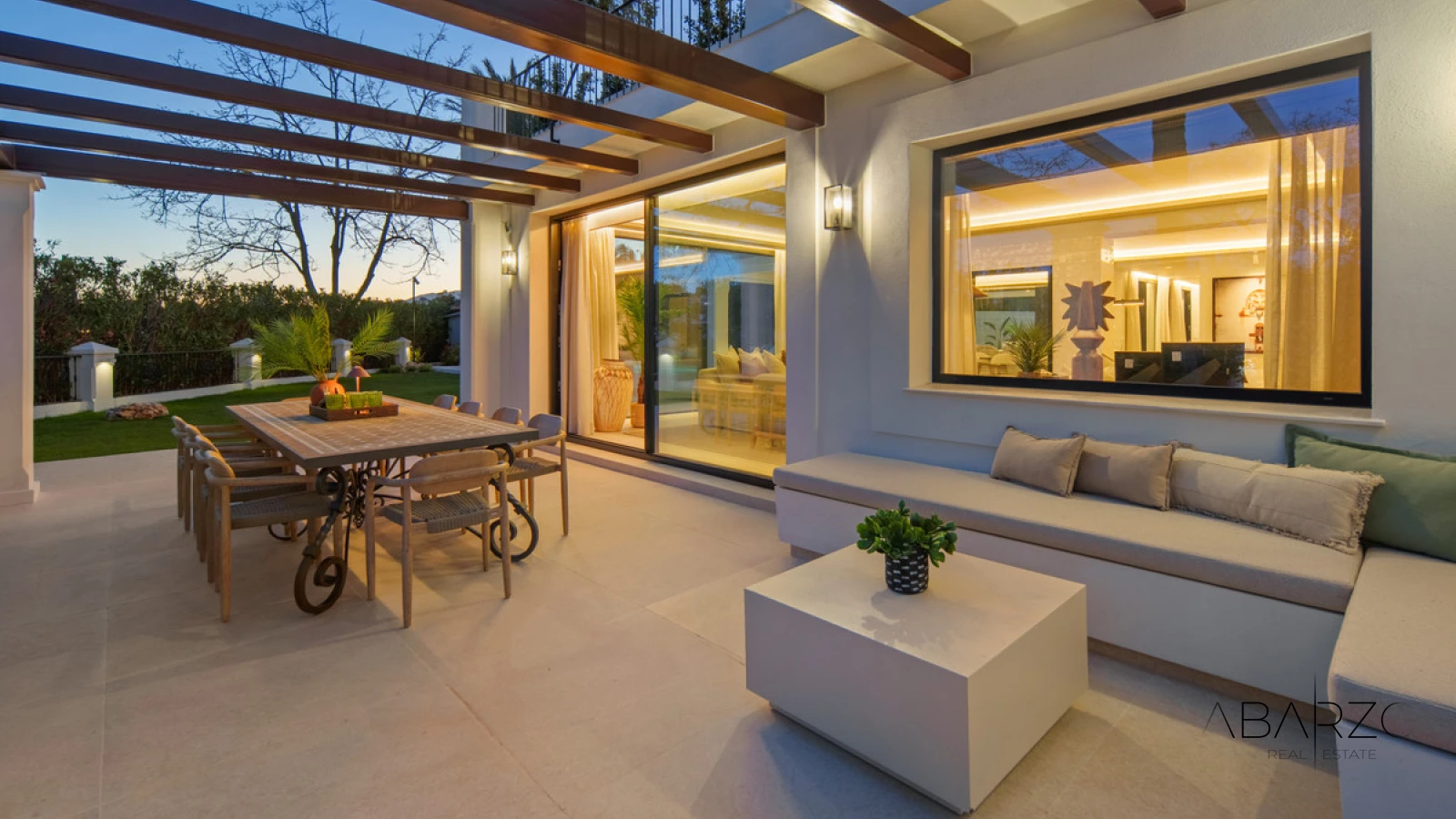 Frontline Golf Villa in La Cerquilla, Nueva Andalucía with Pool, Jacuzzi, and Guest House — interior, Nueva Andalucía, Marbella (43 of 49)