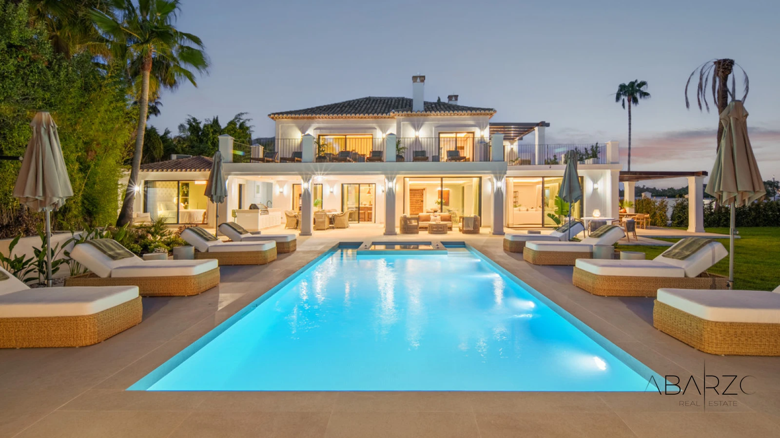 Frontline Golf Villa in La Cerquilla, Nueva Andalucía with Pool, Jacuzzi, and Guest House — luxury property for sale in Nueva Andalucía, Marbella