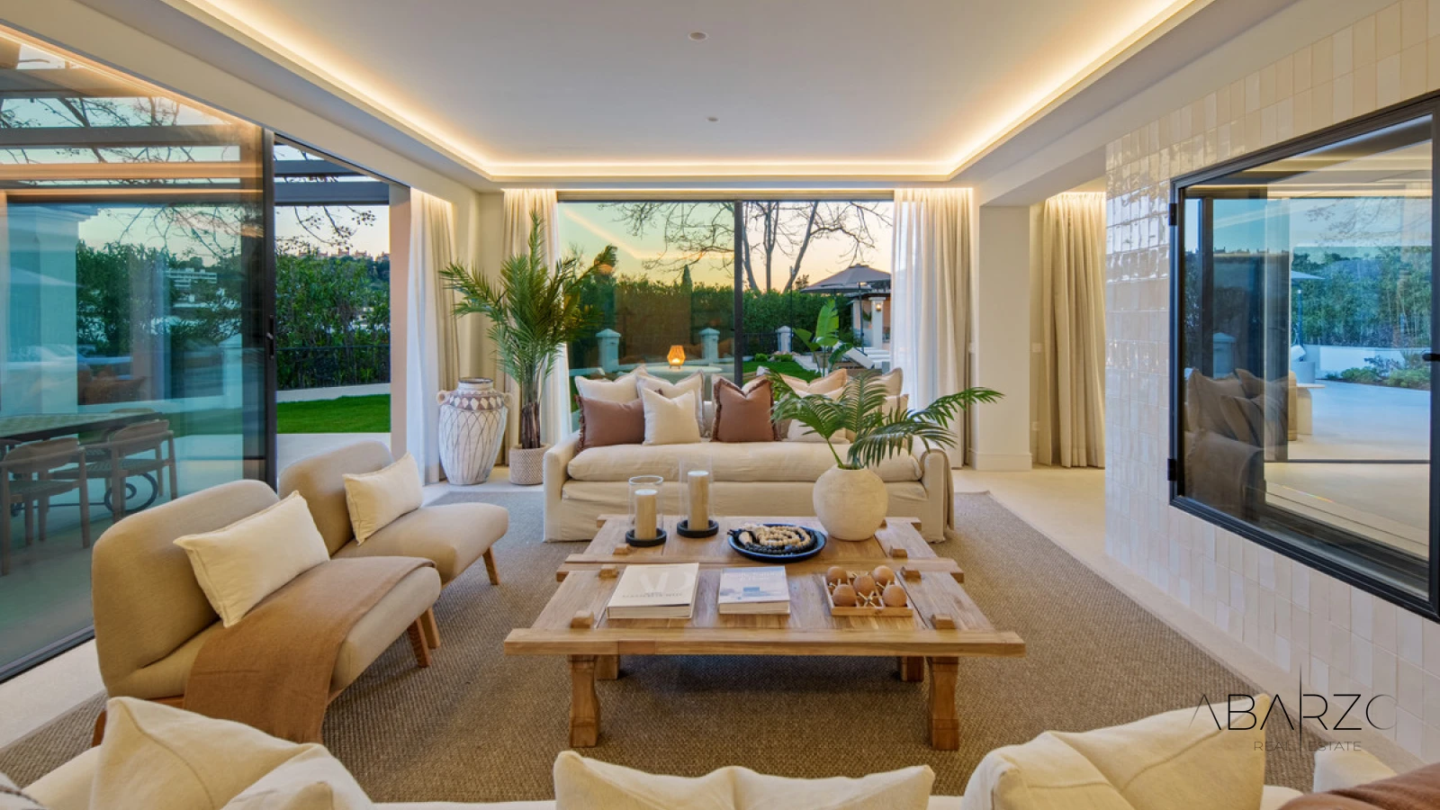 Frontline Golf Villa in La Cerquilla, Nueva Andalucía with Pool, Jacuzzi, and Guest House — interior, Nueva Andalucía, Marbella (39 of 49)