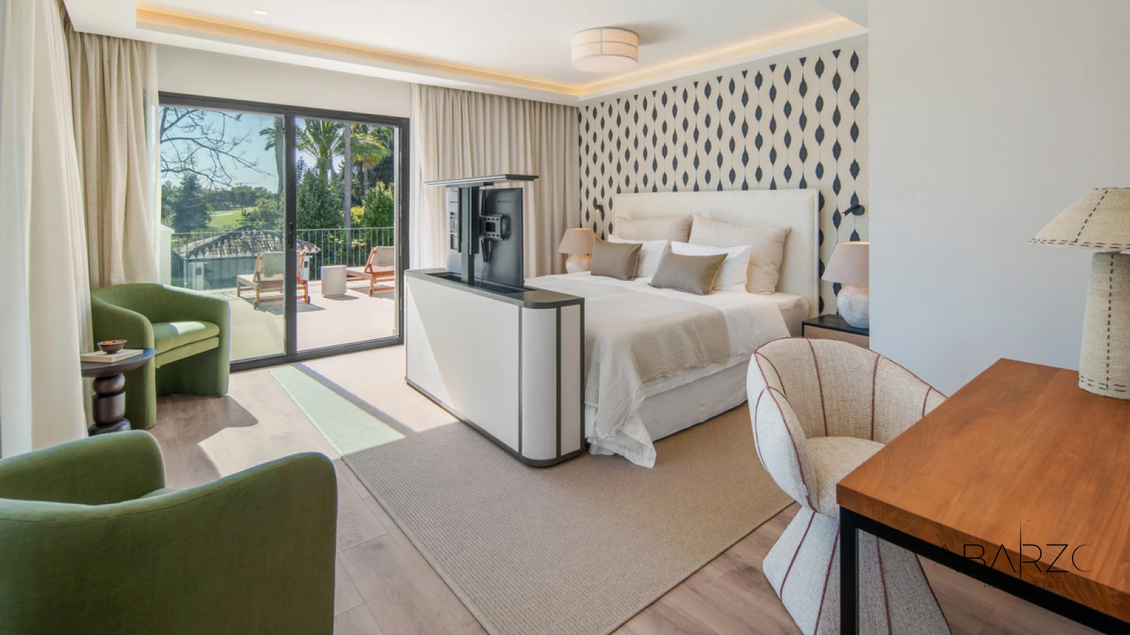 Frontline Golf Villa in La Cerquilla, Nueva Andalucía with Pool, Jacuzzi, and Guest House — interior, Nueva Andalucía, Marbella (14 of 49)