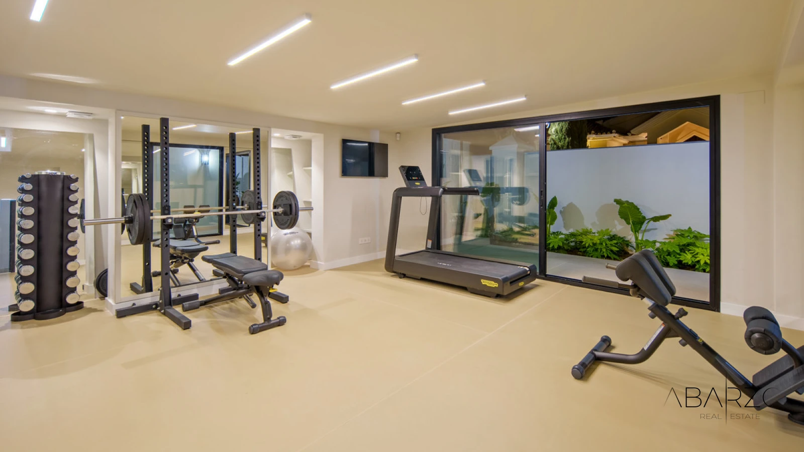 Frontline Golf Villa in La Cerquilla, Nueva Andalucía with Pool, Jacuzzi, and Guest House — interior, Nueva Andalucía, Marbella (37 of 49)