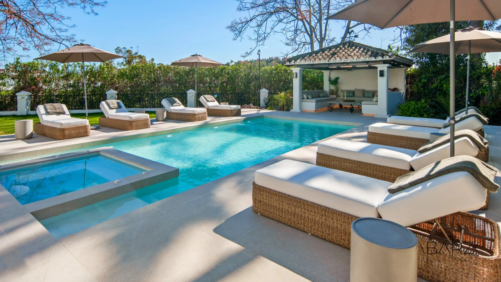 Frontline Golf Villa in La Cerquilla, Nueva Andalucía with Pool, Jacuzzi, and Guest House — interior, Nueva Andalucía, Marbella (33 of 49)
