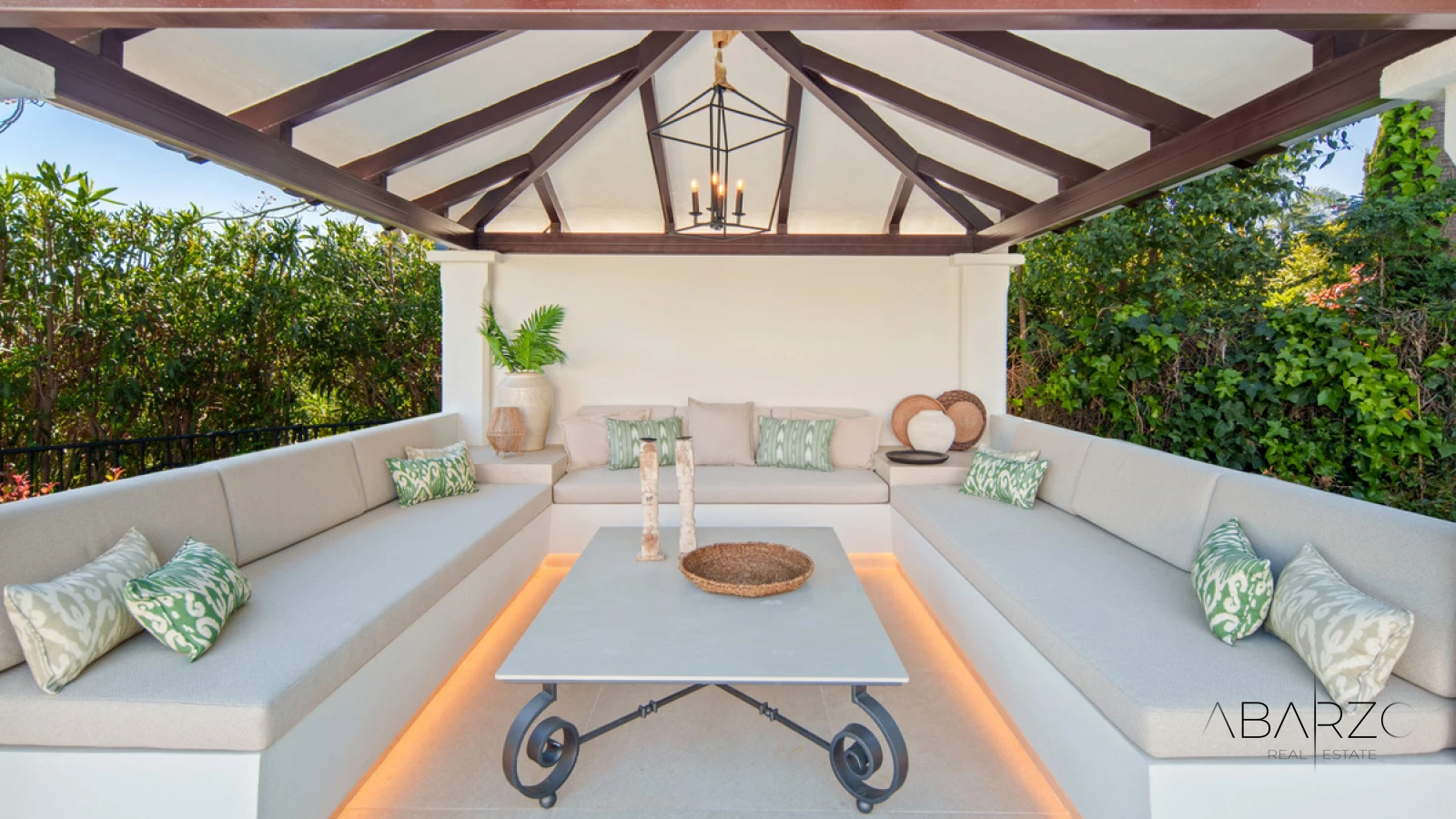Frontline Golf Villa in La Cerquilla, Nueva Andalucía with Pool, Jacuzzi, and Guest House — interior, Nueva Andalucía, Marbella (34 of 49)