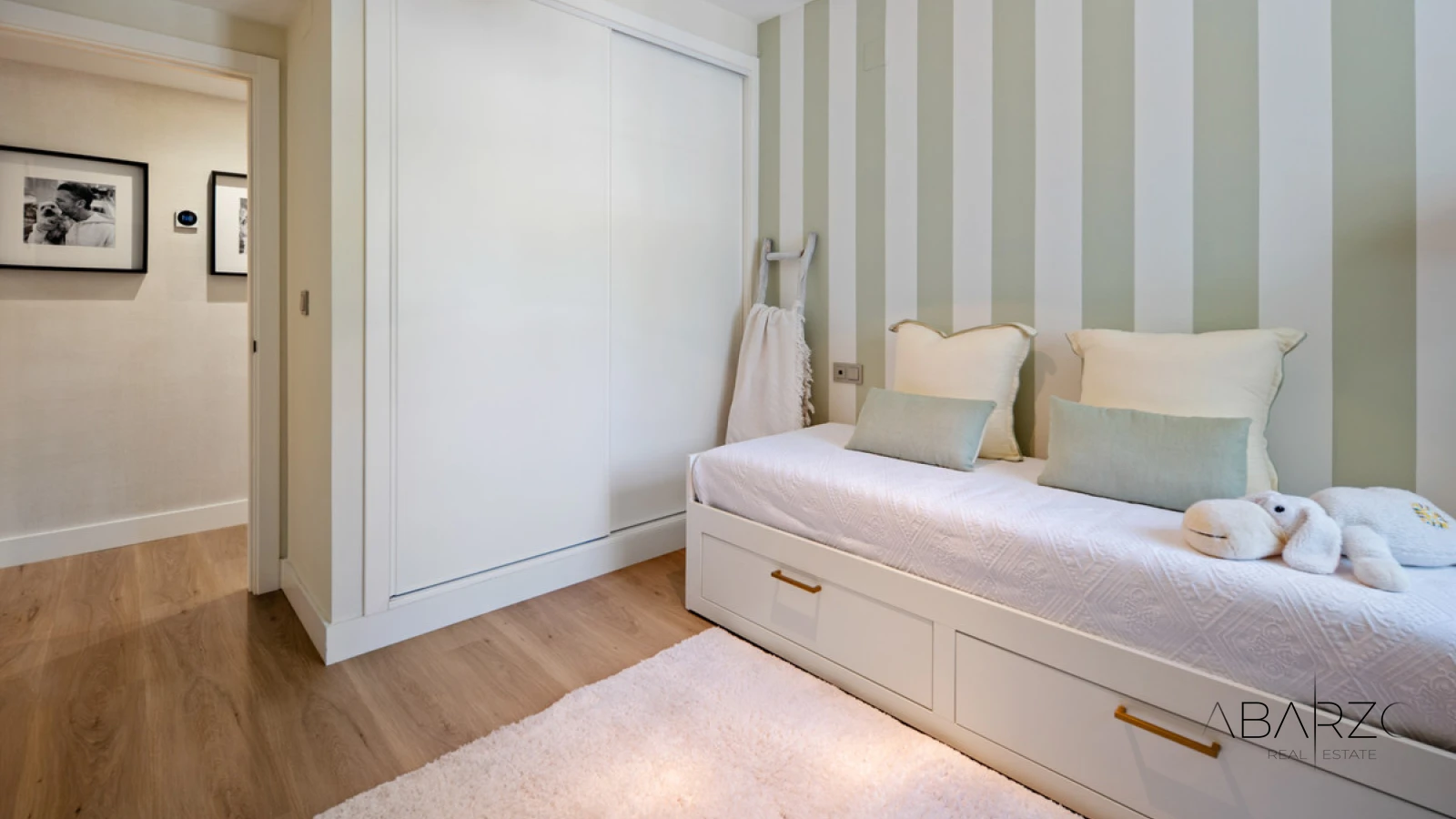 Renovated Apartment in Balcones de Puente Romano, The Golden Mile, Marbella — interior, Golden Mile, Marbella (27 of 32)
