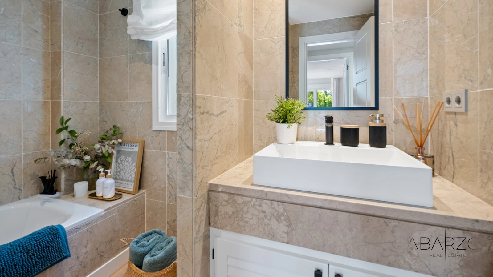 Renovated Apartment in Balcones de Puente Romano, The Golden Mile, Marbella — interior, Golden Mile, Marbella (25 of 32)